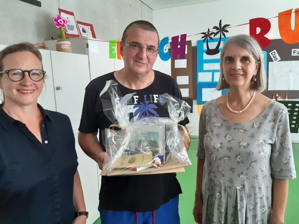 Ein Urgestein verlässt die Joß Fritz Schule… Joß Fritz Grundschule Ein Urgestein verlässt die Joß Fritz Schule… Joß Fritz Grundschule
